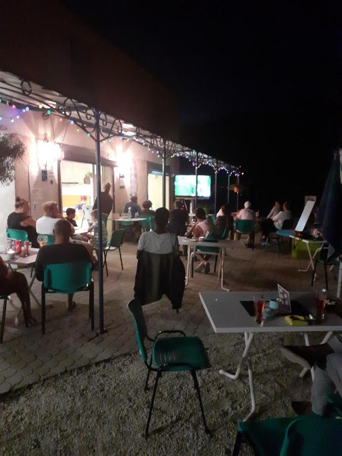 Camping Les Lavandes, Кастелан Екстериор снимка