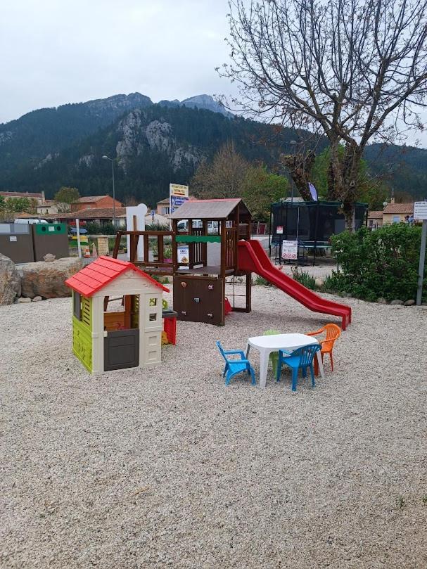 Camping Les Lavandes, Кастелан Екстериор снимка